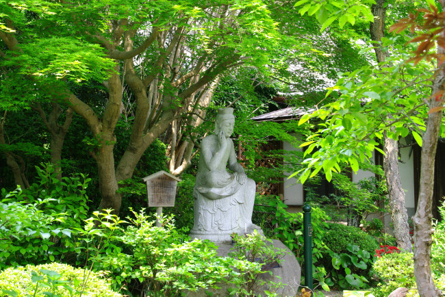 Обои картинки фото разное, рельефы, статуи, музейные, экспонаты, скульптута, деревья