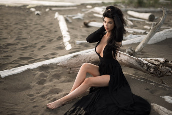 Картинка девушки -unsort+ брюнетки +шатенки платье