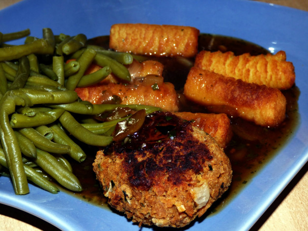 Обои картинки фото еда, мясные блюда, котлета, фасоль