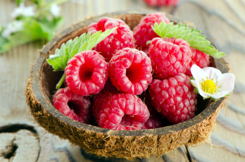 Картинка еда малина ягоды спелая макро