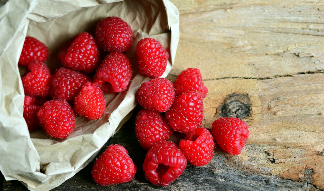 Обои картинки фото еда, малина, ягоды, спелая
