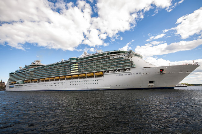 Обои картинки фото independence of the seas, корабли, лайнеры, круиз, лайнер