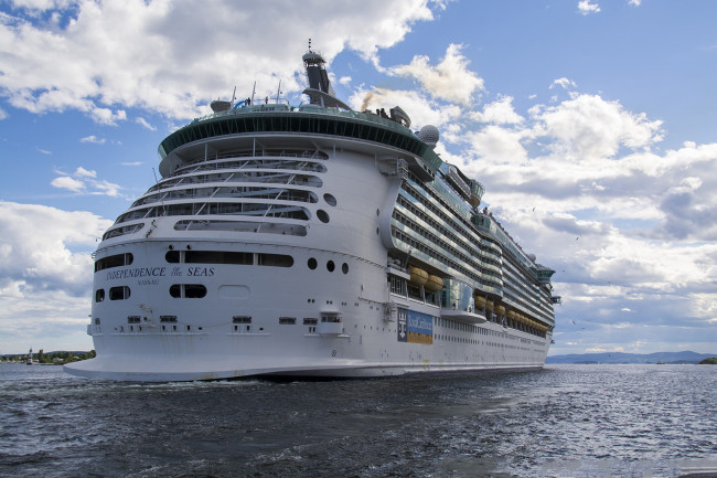 Обои картинки фото independence of the seas, корабли, лайнеры, круиз, лайнер