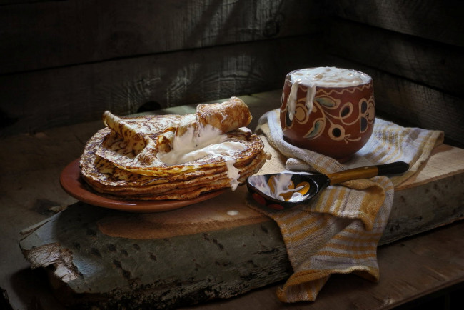 Обои картинки фото еда, блины,  оладьи, масленница, сметана