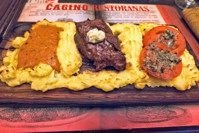 Обои картинки фото еда, мясные блюда, томаы, помидоры, мясо, котлеты, вторые, блюда