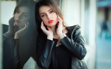 Картинка девушки -+брюнетки +шатенки шатенка куртка грустный взгляд