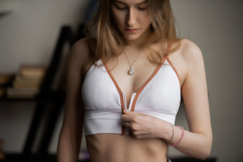 Картинка виктория+макаренко девушки девушка женщина шатенка темноволосая сексуальная модель звезда позирует разная обувь верхняя стильная одежда нижнее эротическое бельё трусы лифчик колготки чулки аксессуары макияж и множество элементов на фотографии