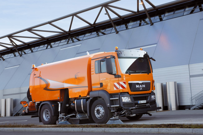 Обои картинки фото автомобили, man