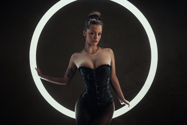 Обои картинки фото девушки, - брюнетки,  шатенки, девушка, позирует