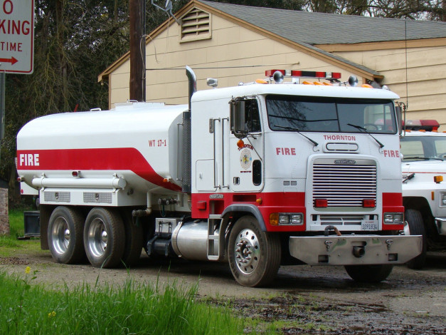 Обои картинки фото автомобили, freightliner