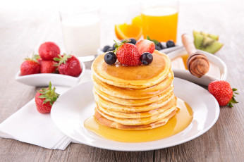 Картинка еда блины +оладьи черника клубника