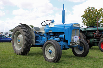 Картинка техника тракторы трактор колесный