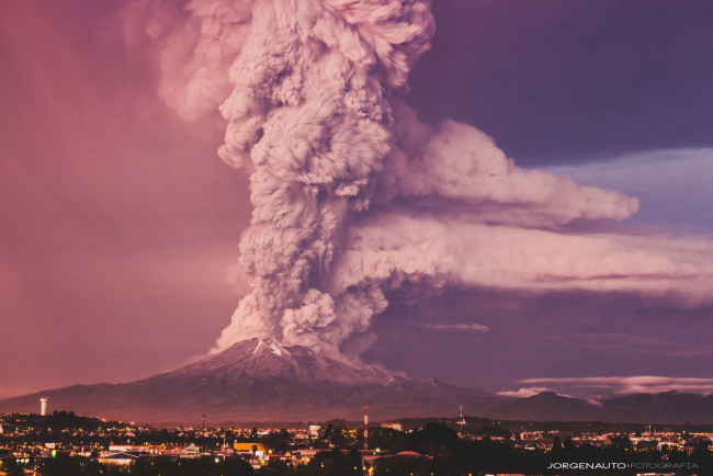 Обои картинки фото природа, стихия, вулкан, активный, анды, горы, 22, апреля, извержение, кальбуко, Чили