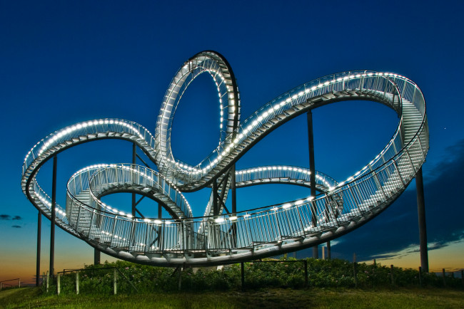 Обои картинки фото разное, карусели,  качели,  аттракционы, карусель, горка, небо