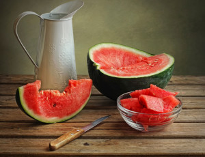 Картинка еда арбуз сочный нож кувшин