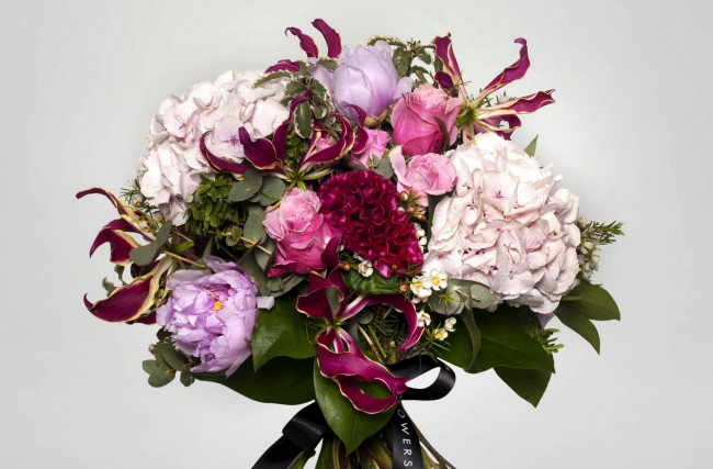 Обои картинки фото цветы, букеты,  композиции, пионы, гортензия, розы