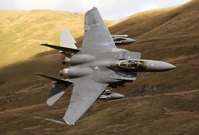 Обои картинки фото авиация, боевые самолёты, истребитель-бомбардировщик