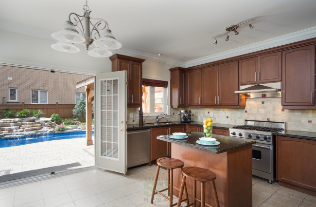 Обои картинки фото интерьер, кухня, люстры, цветы, стиль