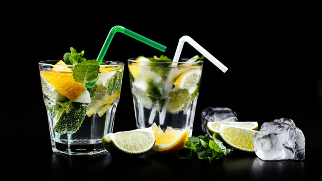 Обои картинки фото еда, напитки,  коктейль, коктейль, лед, мята, лайм