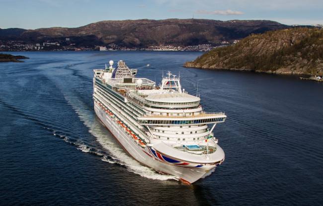 Обои картинки фото azura, корабли, лайнеры, круиз, лайнер