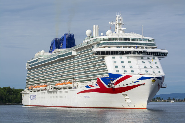 Обои картинки фото britannia, корабли, лайнеры, круиз, лайнер