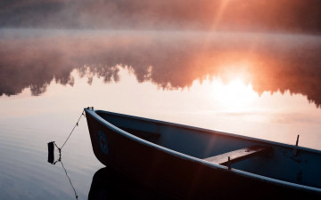 Картинка корабли лодки +шлюпки река закат лодка туман