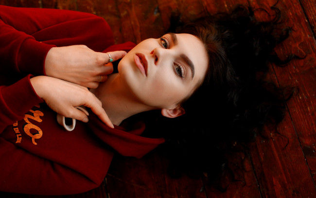 Обои картинки фото девушки, - брюнетки,  шатенки, брюнетка, поза