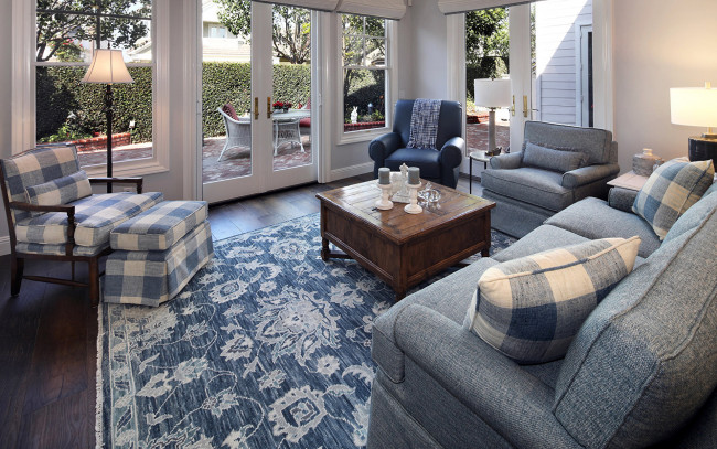 Обои картинки фото интерьер, гостиная, мягкий, уголок, кресла, торшер