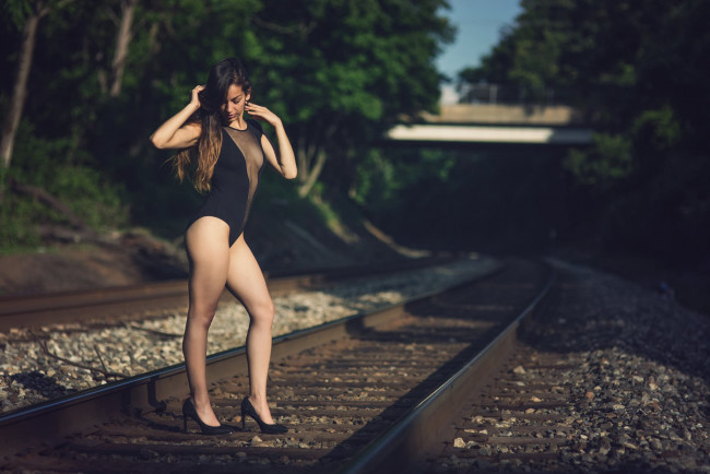 Обои картинки фото девушки, - брюнетки,  шатенки, девушка, шатенка, красивая, симпатичная, удивительная, великолепная, сладкая, идеальная, обаятельная, игривая, яркая, жгучая, супер, модель, секси, сексуальная, тяночка, няша, нежная, милая, спокойная, классная, модница, лапочка, мадам