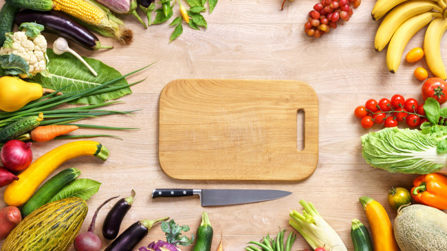 Обои картинки фото еда, фрукты и овощи вместе, виноград, банан, баклажан, капуста, помидоры