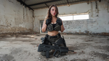 Картинка девушка+-+girl девушки -+девушки+с+оружием rifle бронелифчик ammunition israel defense force natalia fadeev tavor tar-21
