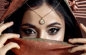 Картинка разное глаза карие макияж украшение