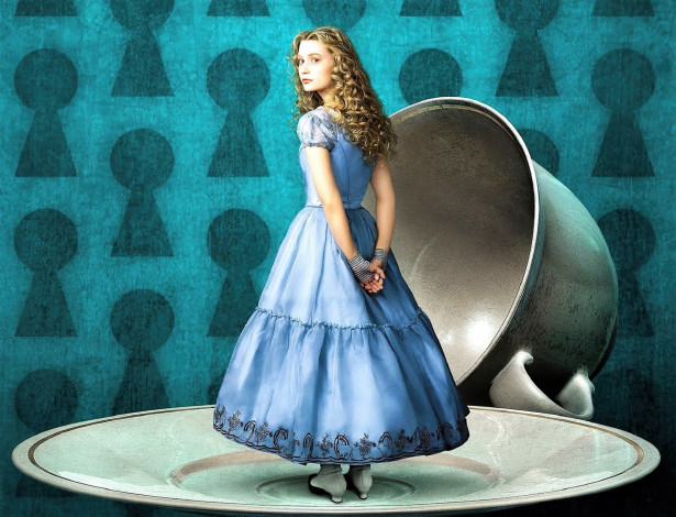Обои картинки фото кино фильмы, alice in wonderland, алиса, блюдце, чашка