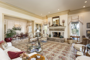 Картинка интерьер гостиная ковер камин