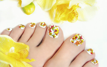 Картинка разное -+другое ноги цветочки красивый маникюр пальцы
