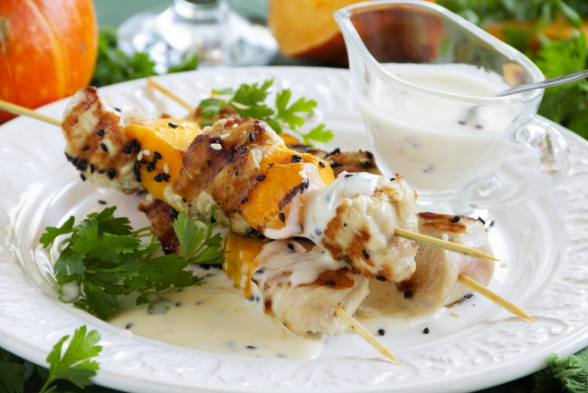 Обои картинки фото еда, шашлык,  барбекю, соус, тыква, мясо