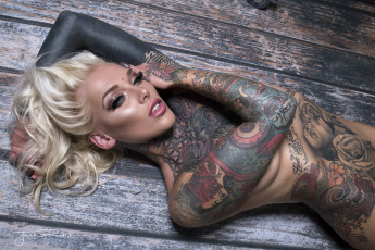 Картинка девушки -unsort+ блондинки блондинка модель тату грудь