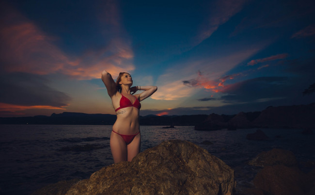 Обои картинки фото девушки, -unsort , брюнетки,  шатенки, девушка, взгляд, фон