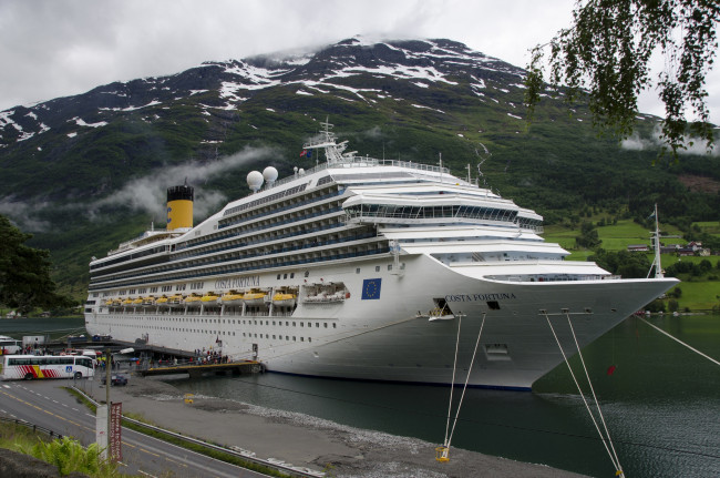 Обои картинки фото costa fortuna, корабли, лайнеры, круиз, лайнер