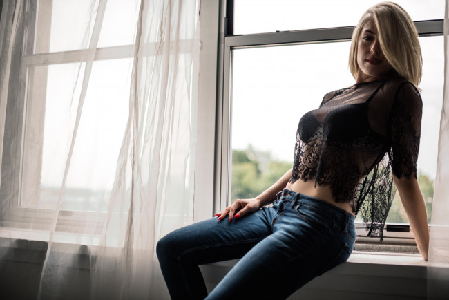 Обои картинки фото девушки, -unsort , брюнетки,  шатенки, девушка, модель, блондинка, взгляд