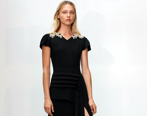 Обои картинки фото девушки, саша пивоварова, модель, блондинка, платье