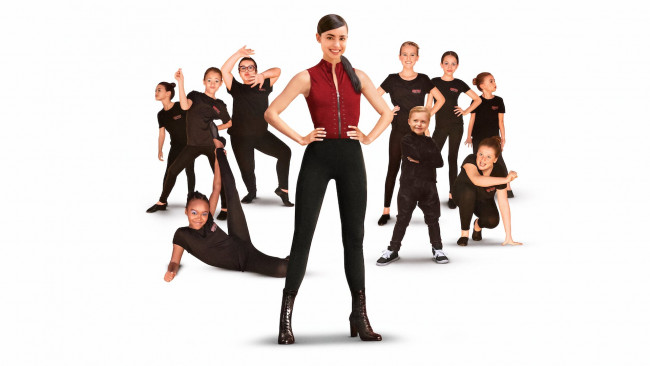 Обои картинки фото feel the beat ,  2020, кино фильмы, -unknown , другое, чувствуй, ритм, постер, sofia, carson, april, драма, комедия