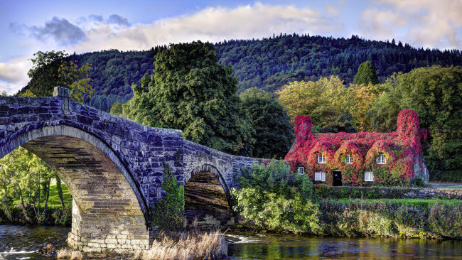 Обои картинки фото llanrwst,  conwy,  north wales, города, - мосты, река, мост, каменный, коттедж