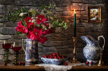 Картинка еда натюрморт букет свеча бокалы вино колокольчик черешня