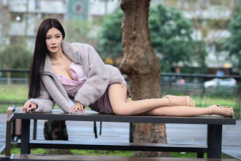 Картинка азиатская+красота девушки -+азиатки девушка женщина брюнетка темноволосая сексуальная модель звезда позирует разная обувь верхняя стильная одежда нижнее эротическое бельё трусы лифчик колготки чулки аксессуары макияж и множество элементов на фотографии