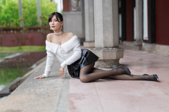 Картинка азиатская+красота девушки -+азиатки девушка женщина брюнетка темноволосая сексуальная модель звезда позирует разная обувь верхняя стильная одежда нижнее эротическое бельё трусы лифчик колготки чулки аксессуары макияж и множество элементов на фотографии