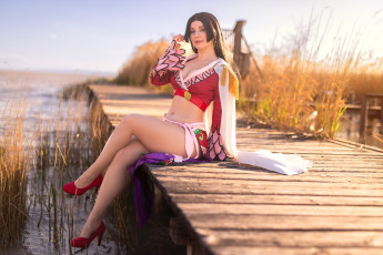 Картинка косплей+модель девушки -+креатив +косплей девушка женщина брюнетка темноволосая сексуальная модель звезда позирует разная обувь верхняя стильная одежда нижнее эротическое бельё трусы лифчик колготки чулки аксессуары макияж и множество элементов на фотографии