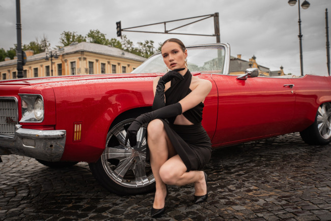 Обои картинки фото девушка и авто, автомобили, -авто с девушками, девушка, женщина, шатенка, темноволосая, сексуальная, модель, звезда, позирует, разная, обувь, верхняя, стильная, одежда, нижнее, эротическое, бельё, трусы, лифчик, колготки, чулки, аксессуары, макияж, и, множество, элементов, на, фотографии