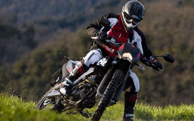 Обои картинки фото мотоциклы, derbi