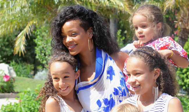 Обои картинки фото rihanna, музыка, филантроп, актриса, продюсер, сша, регги, автор, песен, певица, r, n, b, дэнсхолл